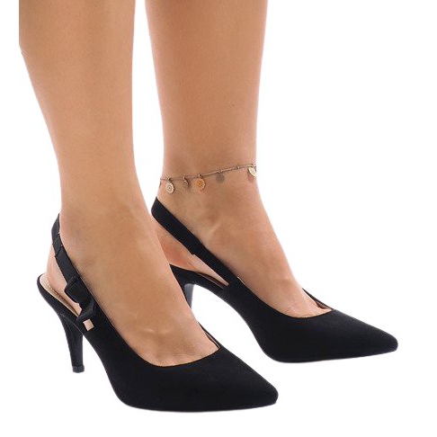 Pompele negre pe un toc cu un elastic F013 negru