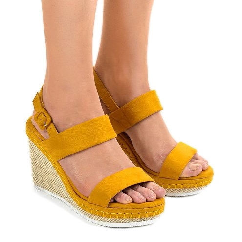 Sandale cu pană galbenă U-6291 Sandale cu pană galbenă U-6291