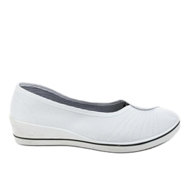 Adidași albi, adidași cu pană NS-02 Adidași albi, adidași cu pană NS-02