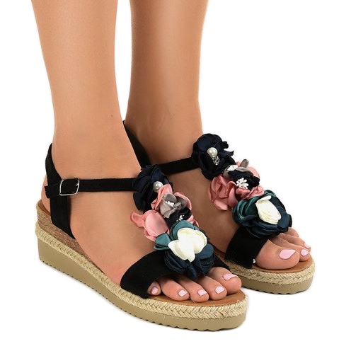 Sandale cu pene negre cu flori 218-168 negru