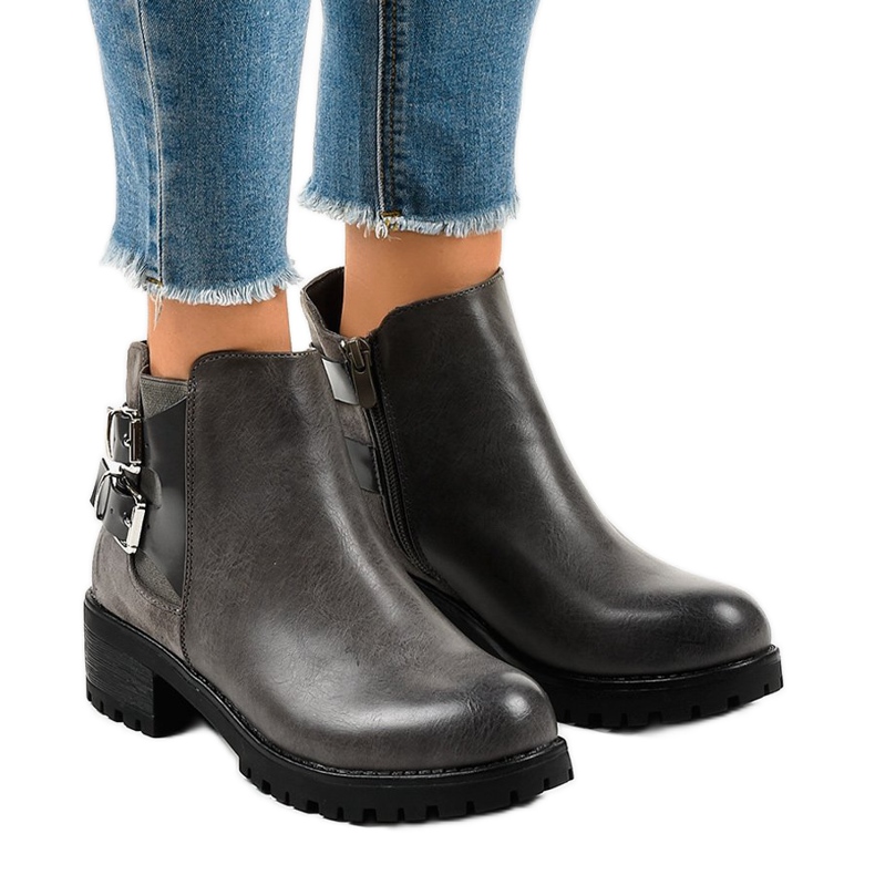 Cizme gri de damă pe talpă masivă M181 Cizme gri de damă pe talpă masivă M181