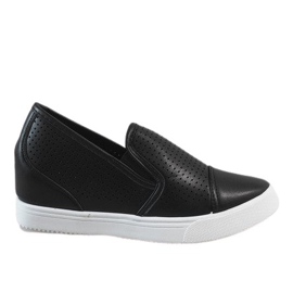 Adidași negri cu pene ajurate DD441-1 negru