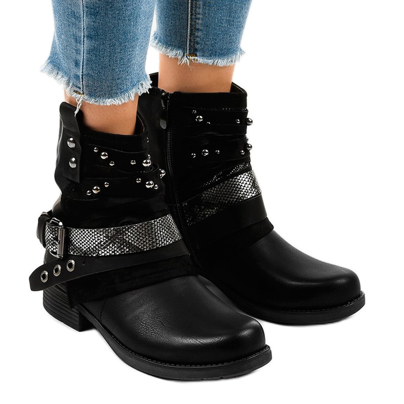 Ghete izolate negre bogat decorate 17103-1A negru