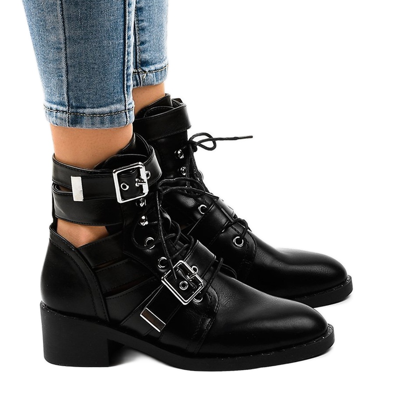 Cizme negre de damă pe talpă masivă T195 negru Cizme negre de damă pe talpă masivă T195 negru