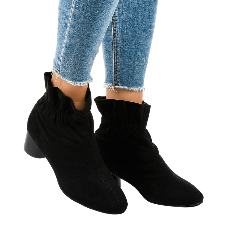 Botine negre din piele de căprioară pe stâlpul JM5512M negru Botine negre din piele de căprioară pe stâlpul JM5512M negru