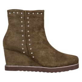 Kylie Ghete verzi pe o pană verde Kylie Ghete verzi pe o pană verde