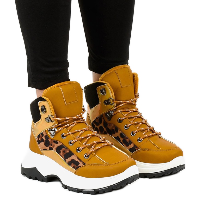 Adidași de damă izolate maro F-19208-3 galben