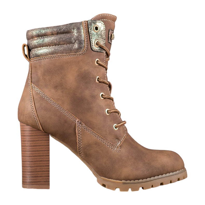 SDS Ghete cu șiret pe o postare maro SDS Ghete cu șiret pe o postare maro