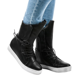 Adidași negri, cizme izolate HX5187-3 negru