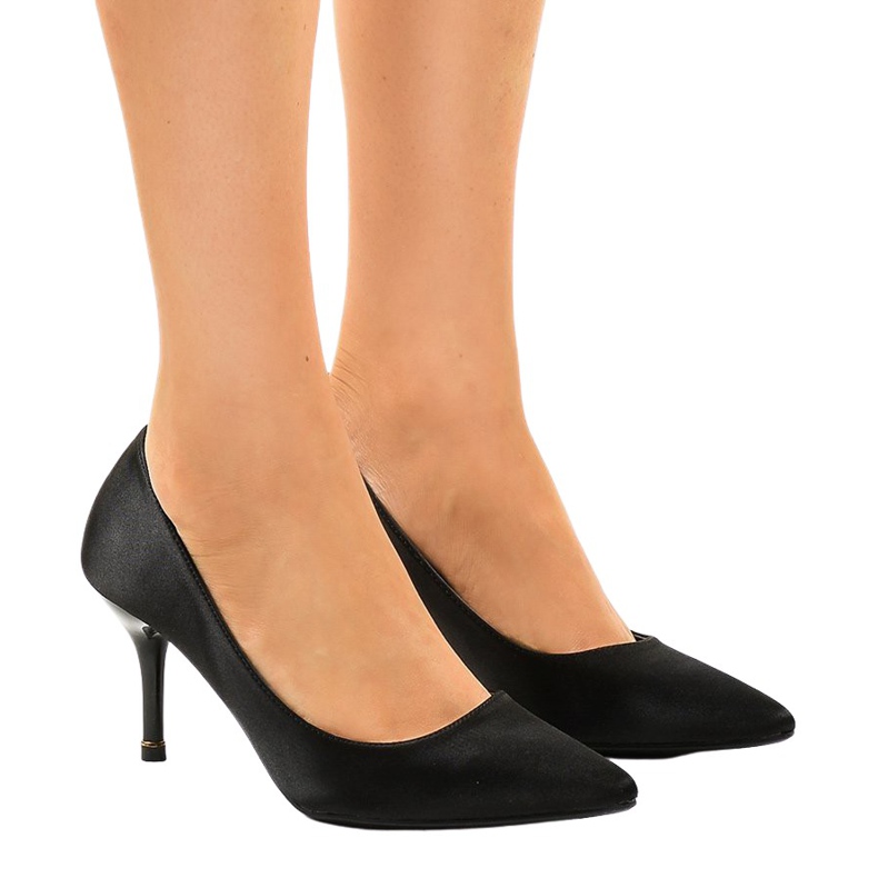 Pompă cu toc mic negru 1756-255