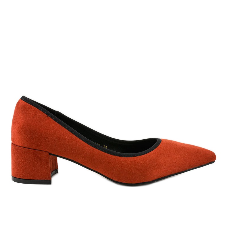 Pompele roșii din piele de căprioară pe stâlpul L436 roșu