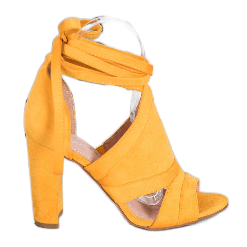 Seastar Sandale legate pe un post galben