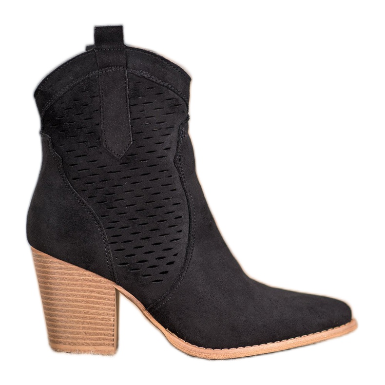 Seastar Cowgirls ajurate pe un stâlp negru