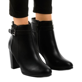 Cizme negre pe stâlp cu un F815-2 elastic negru