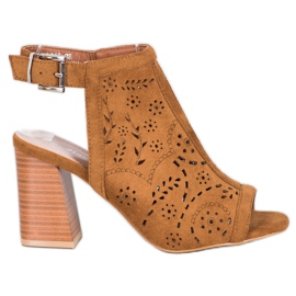 Mannika Sandale ajurate încorporate maro Mannika Sandale ajurate încorporate maro