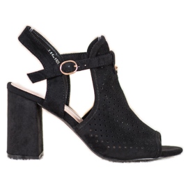 Small Swan Sandale ajurate în stele negru Small Swan Sandale ajurate în stele negru