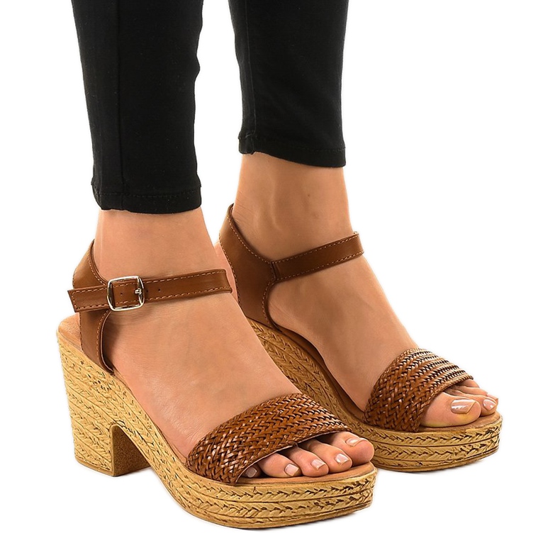 Sandale cu toc maro 150-614