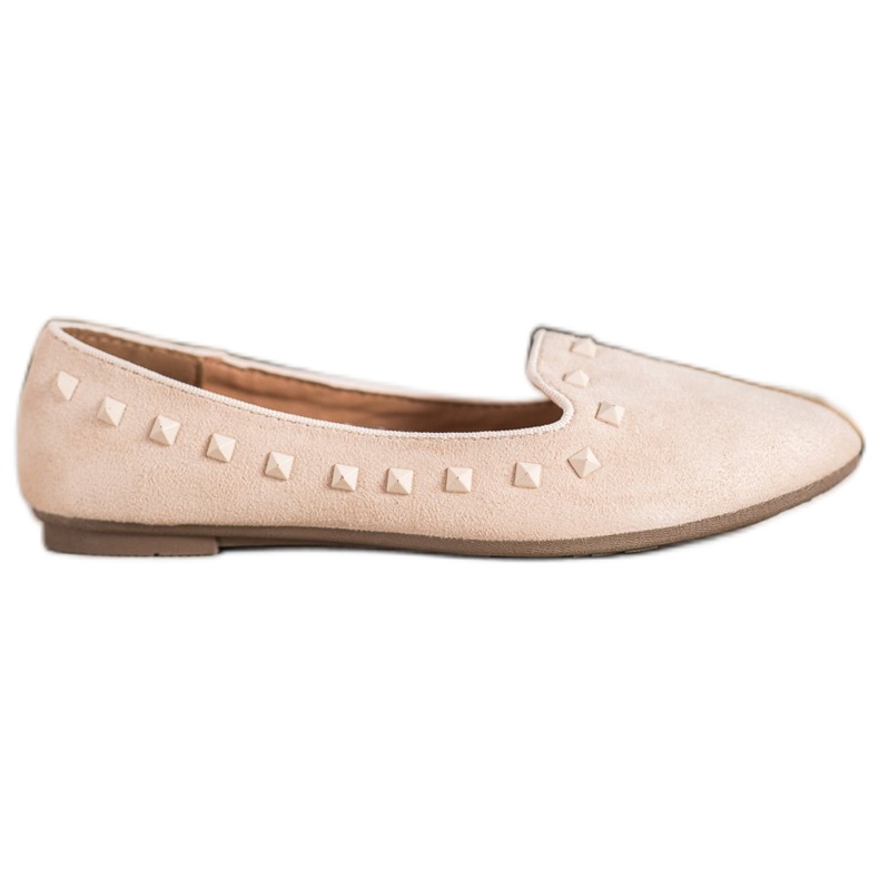 Fama Domnii cu știfturi maro