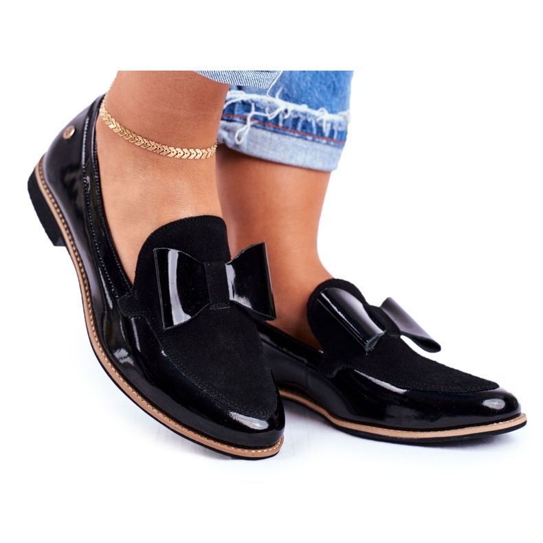 Mocasini cu lacuri Maciejka Brogues pentru femei negru 04099-01 / 00-5