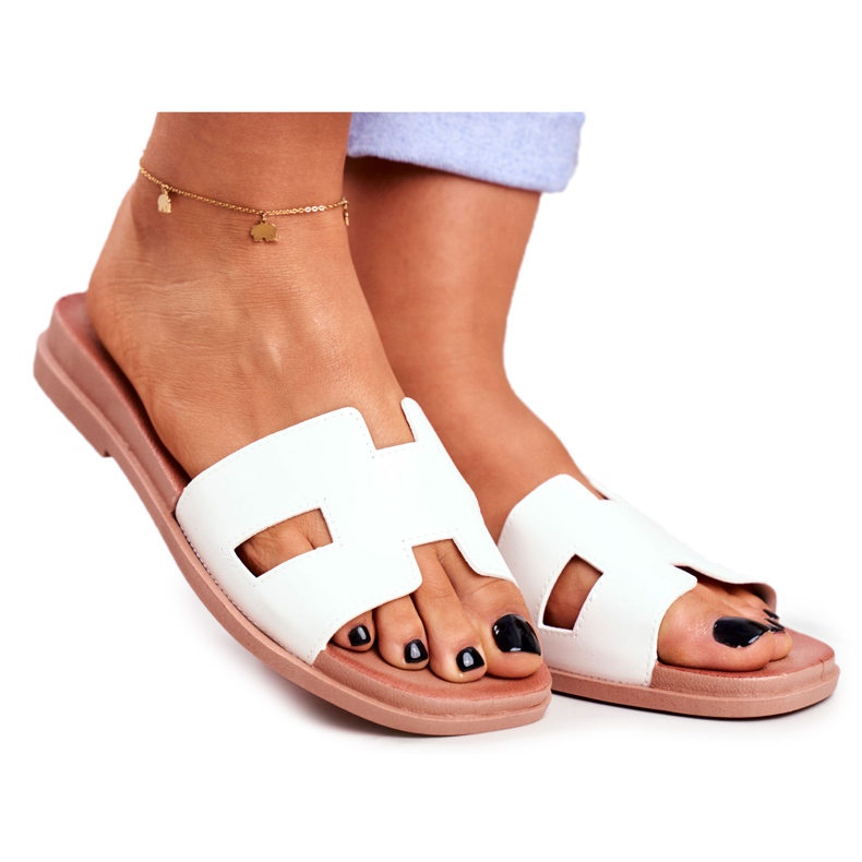 BUGO Papuci de damă White Geometric Classic Theodora alb BUGO Papuci de damă White Geometric Classic Theodora alb