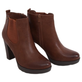 Cizme maro F-21 Camel cu toc înalt Cizme maro F-21 Camel cu toc înalt