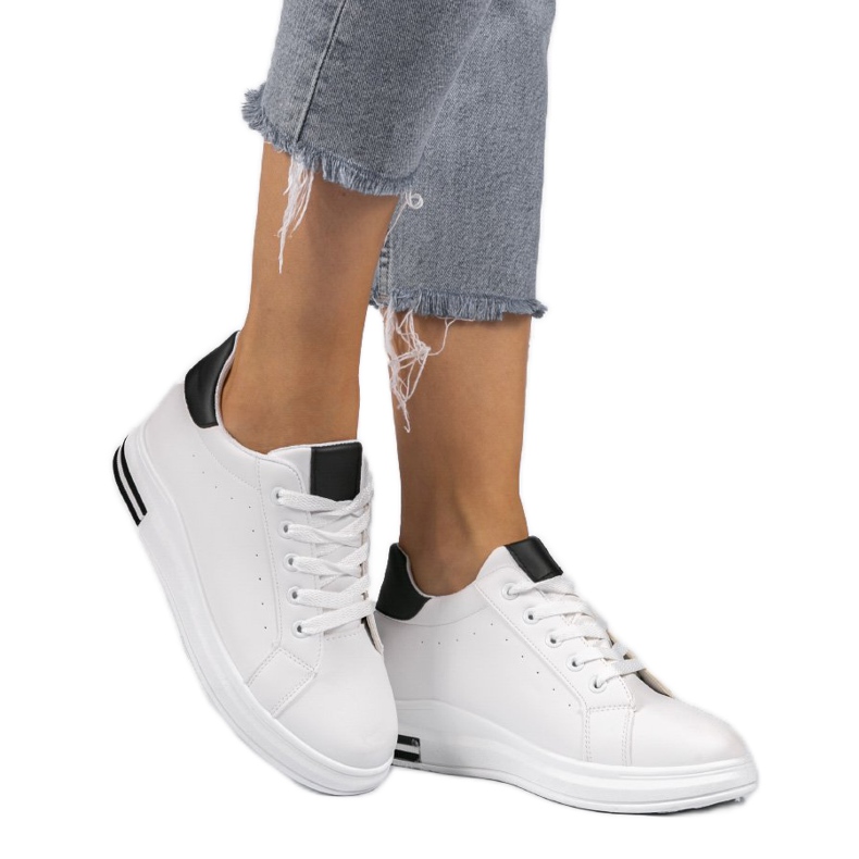 Adidași albi pe adidași cu pană 1061 negru