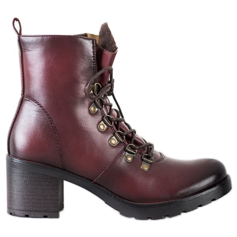 Muncitori la postul VINCEZA roșu