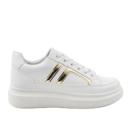 Primii adidași albi de aur Primii adidași albi de aur