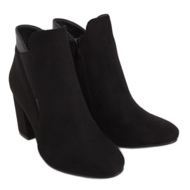 Ghete pe stâlp negru K-99107-2 Negru Ghete pe stâlp negru K-99107-2 Negru