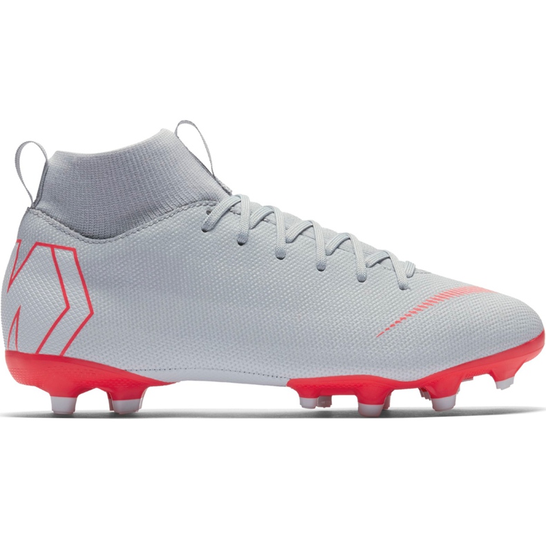 Pantofi de fotbal Nike Mercurial Superfly 6 Academy Mg Jr AH7337 060 gri argint