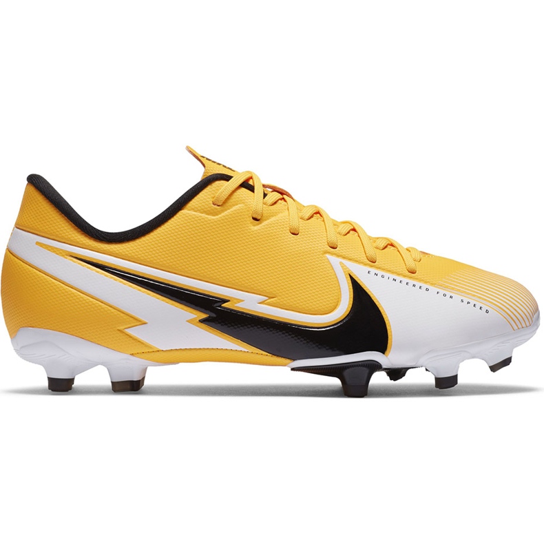 Pantof de fotbal Nike Mercurial Vapor 13 Academy FG / MG Junior AT8123 801 portocale galben