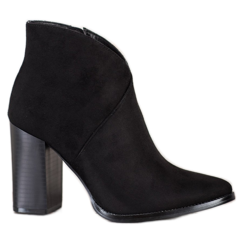 Filippo Cizme elegante pe un post negru