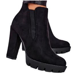 Cizme de damă alunecate pe un toc Eco-Suede Black Berry negru Cizme de damă alunecate pe un toc Eco-Suede Black Berry negru