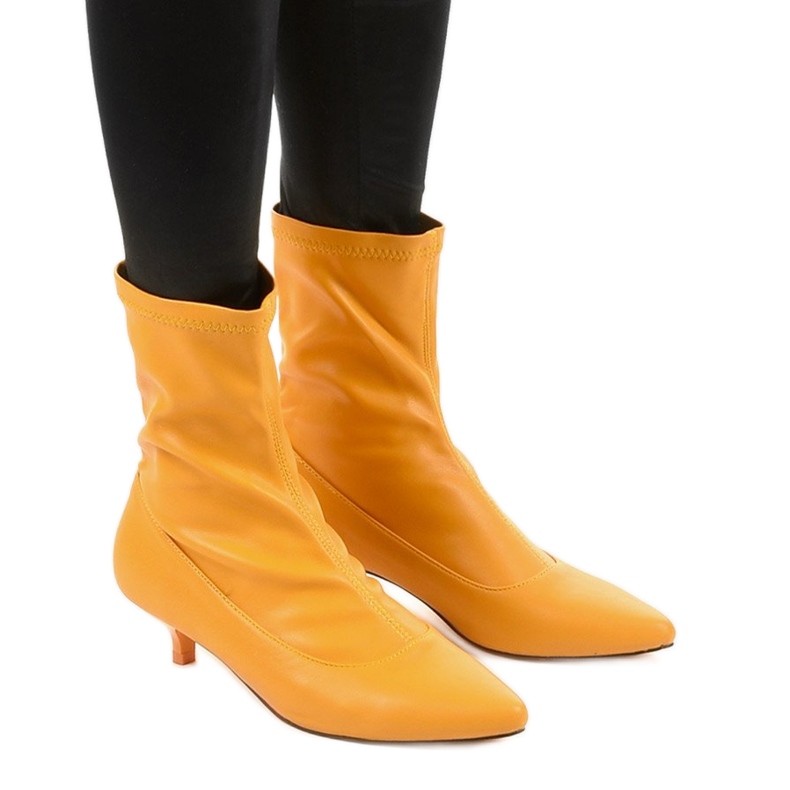 Tocuri înalte galbene cu șosete Ragemour