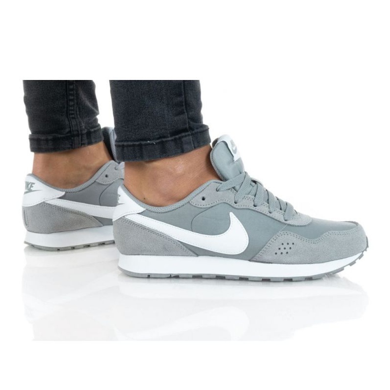 Pantofi Nike Md Valiant (GS) Jr CN8558-001 gri Pantofi Nike Md Valiant (GS) Jr CN8558-001 gri