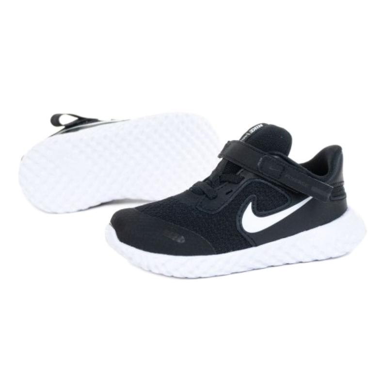 Pantofi Nike Revolution 5 Flyase Jr CQ4651-004 alb negru