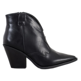 Queen Vivi Cowgirls scurte în Spitz negru Queen Vivi Cowgirls scurte în Spitz negru