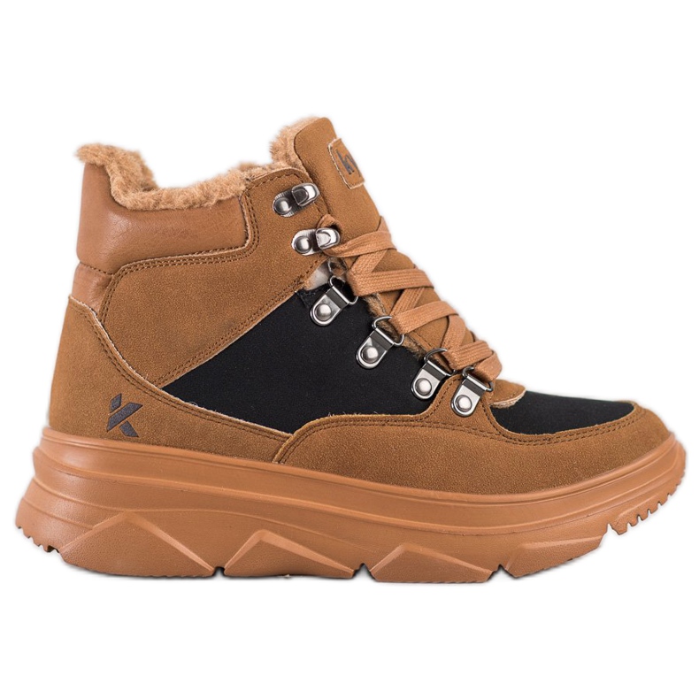 Kylie Trappers de lumină pe platformă maro