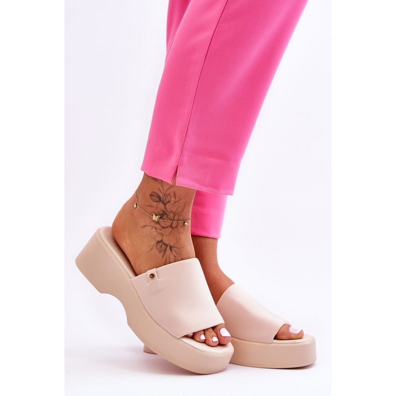 Papuci de damă cu platformă Bej Carmela 1