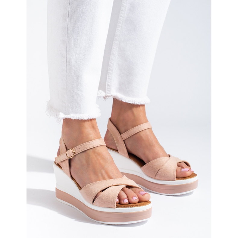 Sandale de damă bej Shelovet cu pană 1