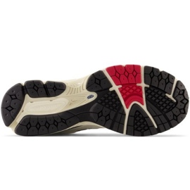 Pantofi New Balance M2002 Rve M NBM2002RVE alb 4
