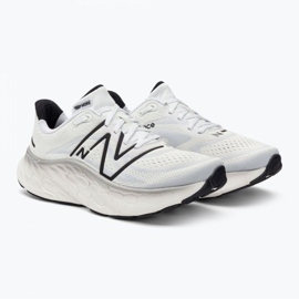 Pantofi de alergare New Balance Fresh Foam More v4 M NBMMORCW4 alb 4