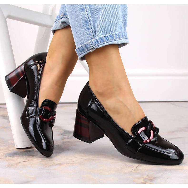 Pantofi de dama lacuiti in negru cu tocuri decorative Vinceza 10878 1