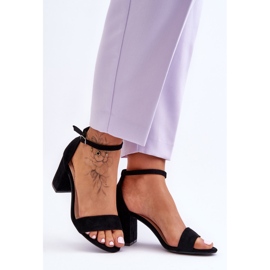 Sandale negre Madame din piele intoarsa cu toc inalt negru 1