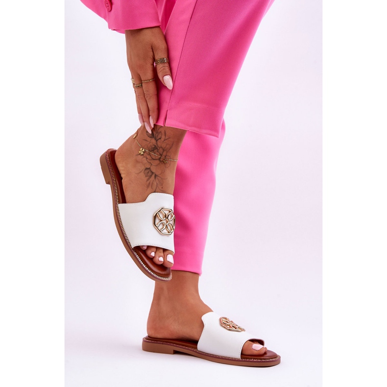 Papuci de damă clasici cu toc plat alb Larotte 2