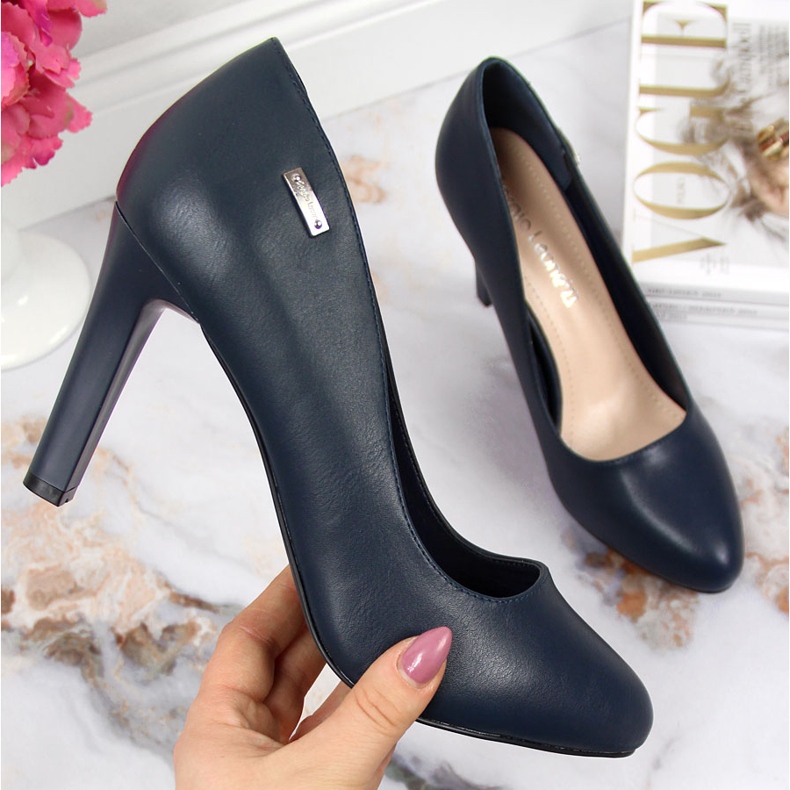 Pompe albastre mate pe stâlp de la Sergio Leone albastru 2