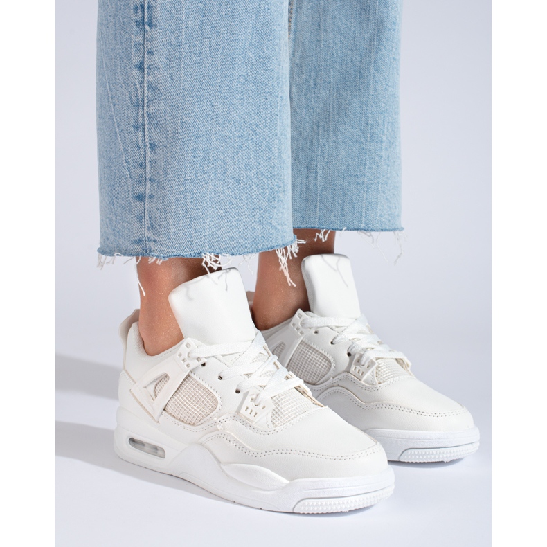 Adidasi albi cu talpa groasa de la Shelovet 1