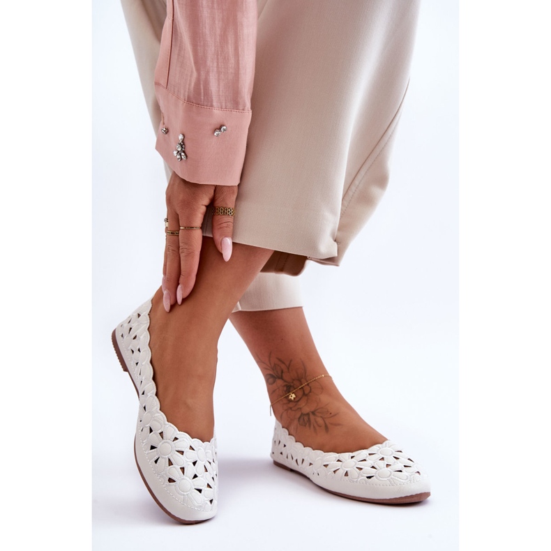 PE1 Balerina lucioasă ajurata pentru femei Visionary alb 1