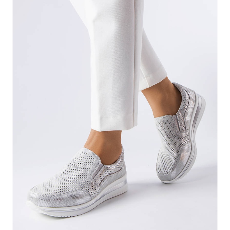 Adidași cu toc ajurat din argint 1