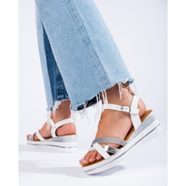 Sandale cu pană de damă Shelovet albe 2